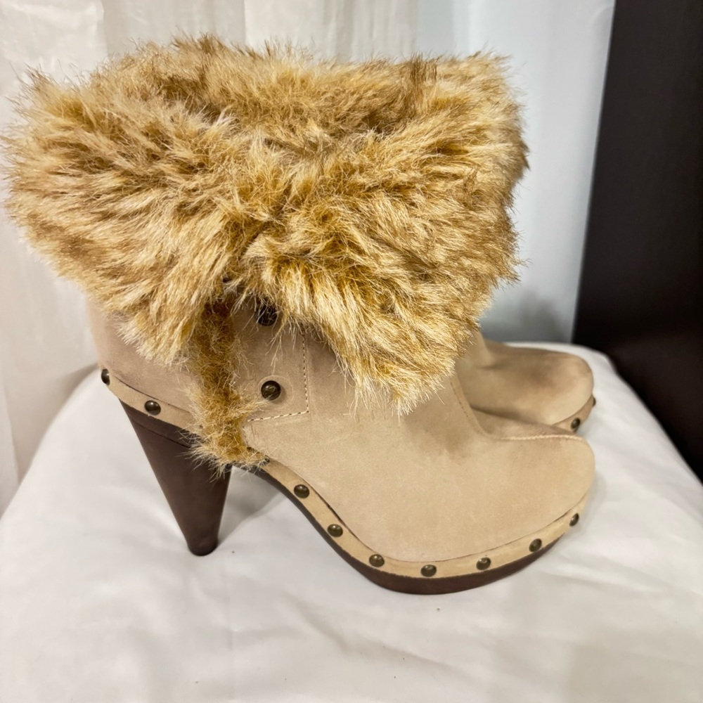Seychelles Crypt SAND TAUPE SUEDE Studded Fur CUFF Boot Size 7.5